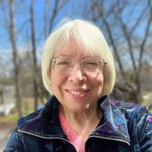 Meet your Posher, Lorie